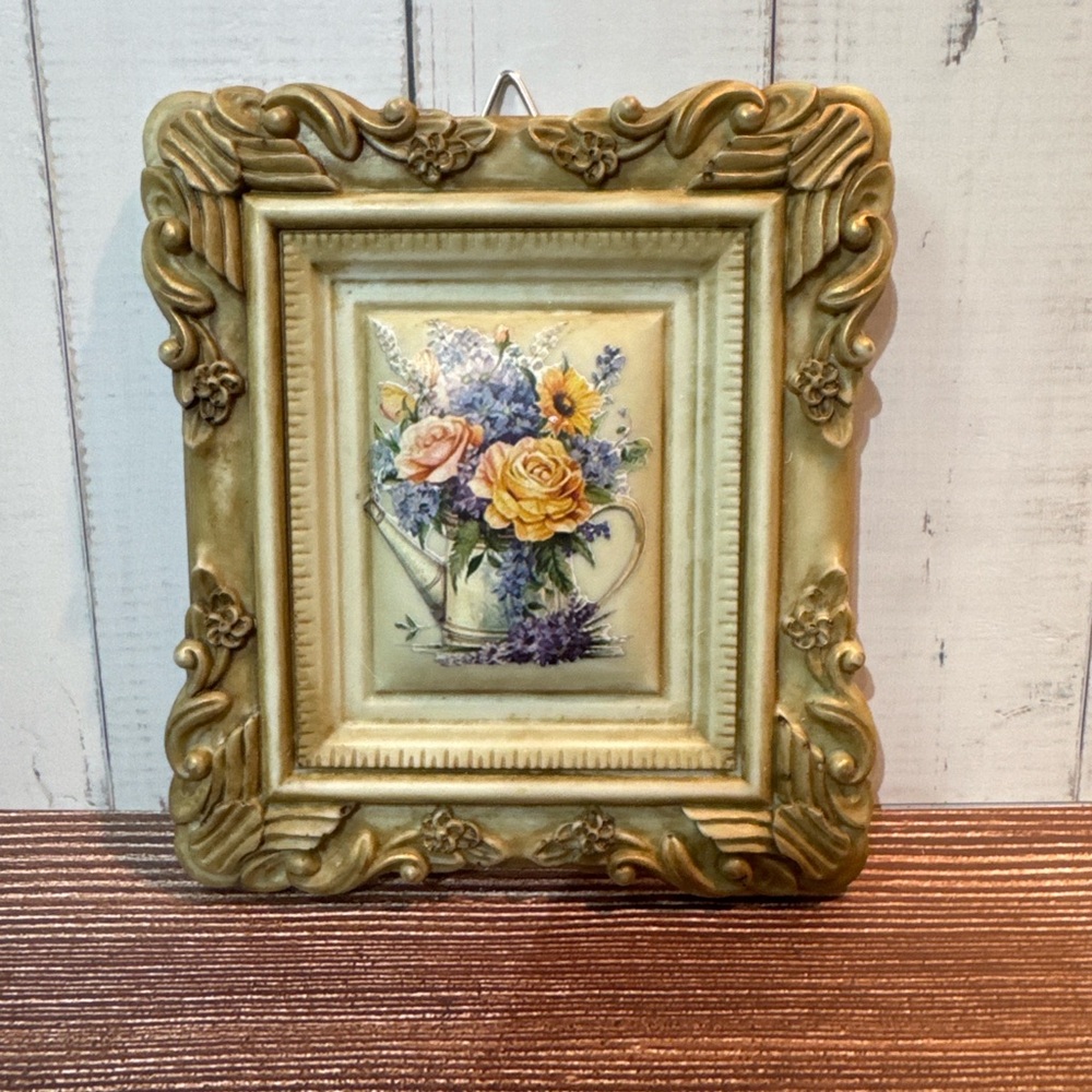 Vintage Floral Gold Frame Wall Decor